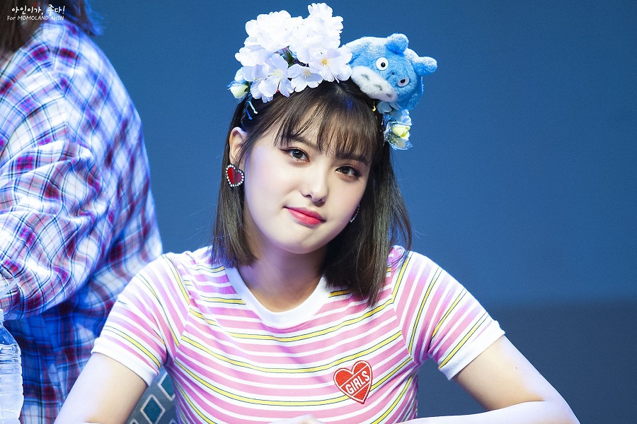 Wer ist Momoland Ahin
