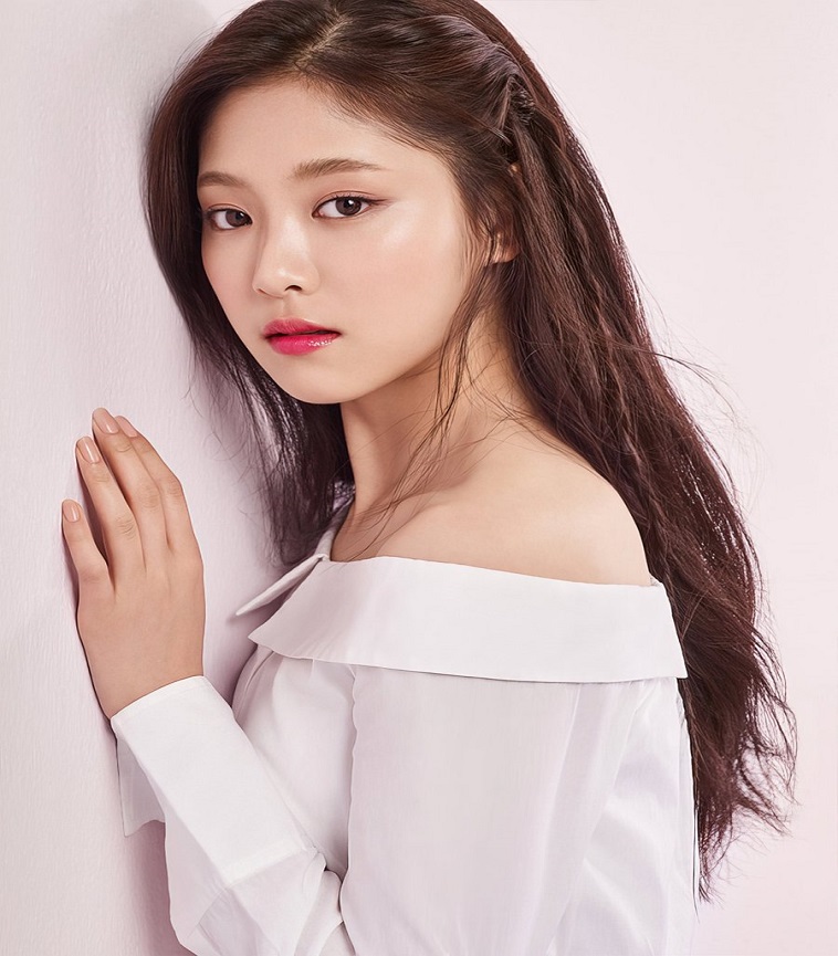 LOONA HyunJin