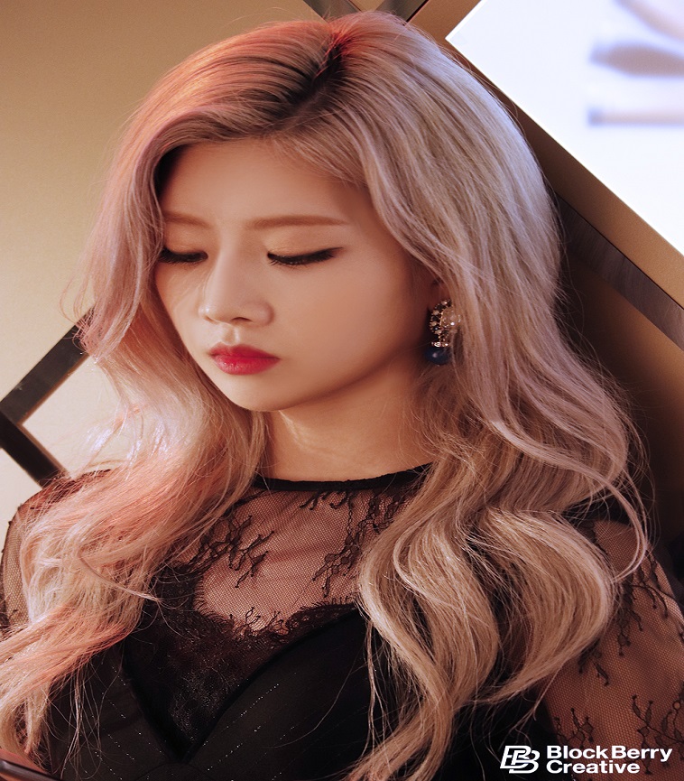 LOONA Kim Lip