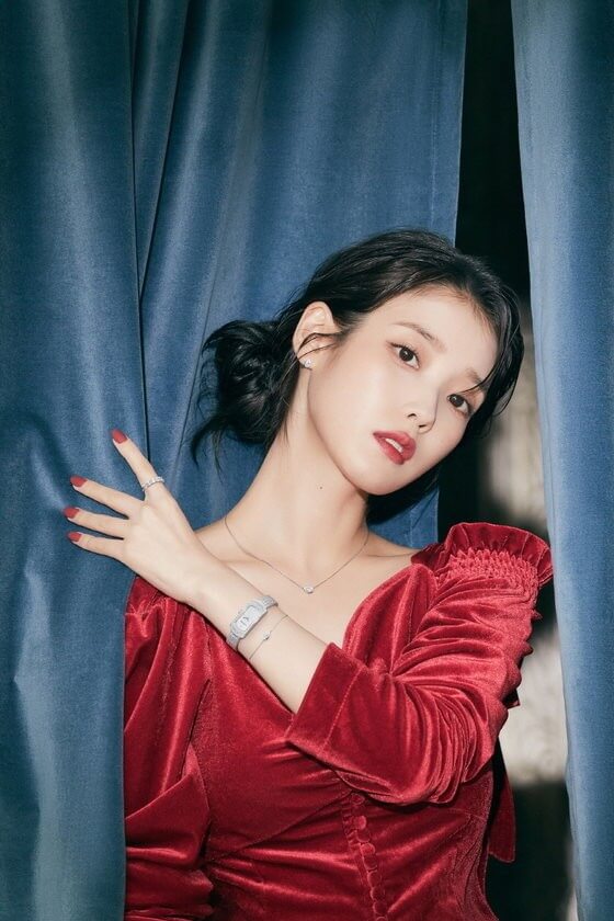 IU