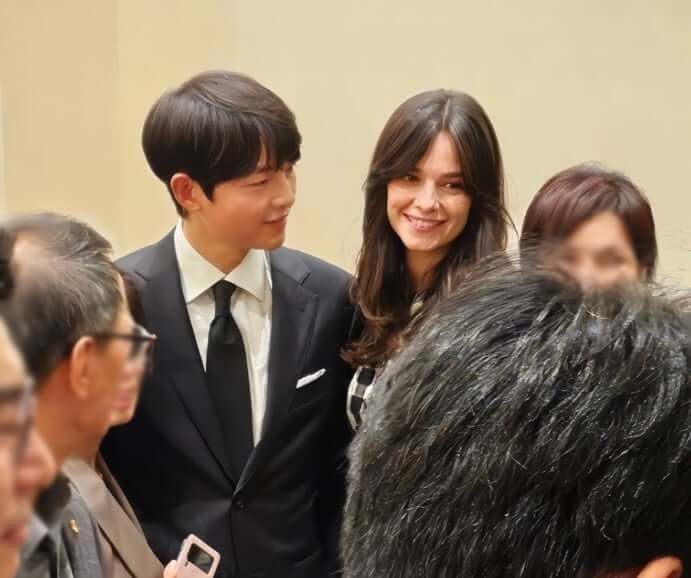 Song Joong Ki und Ehefrau -2