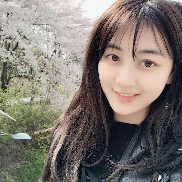 Jihyo no makeup