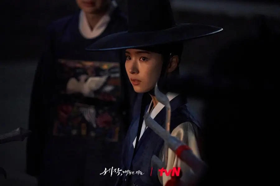 Shin Se-kyung (Kang Hee-soo - Kang Mong-woo)