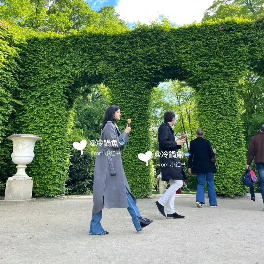 BLACKPINK Lisa, Frédéric Arnault